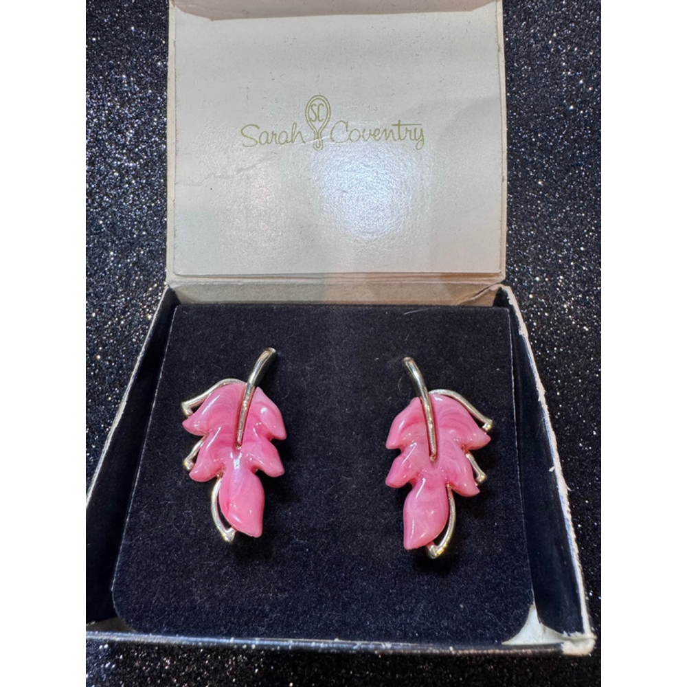 Sarah Coventry Vintage Pink Petal Leaf Clip On Earrings Silver Tone Mid Century